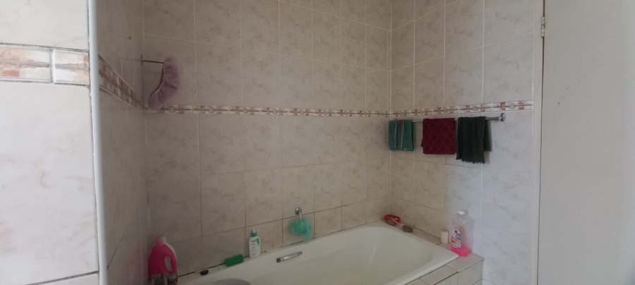 3 Bedroom Property for Sale in Roosheuwel North West